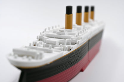 Detail of the submersible Starlight Edition Titanic model from the stern.